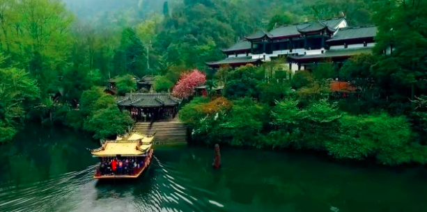 “美丽中国·绿色希望工程——保护青山和绿水，争当环保小卫士”活动启动